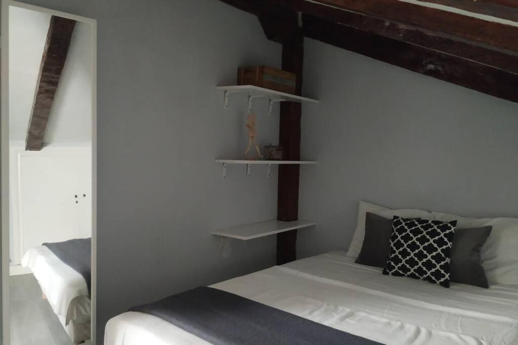 Apartament Buhardilla Con Vistas A La Catedral Burgo Zewnętrze zdjęcie