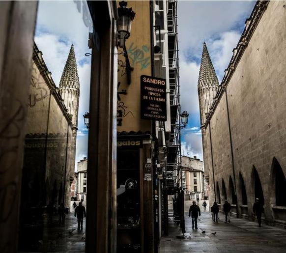 Apartament Buhardilla Con Vistas A La Catedral Burgo Zewnętrze zdjęcie